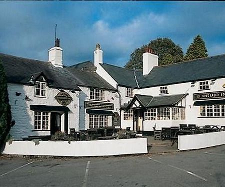 The Druid Inn Llanferres Exteriör bild